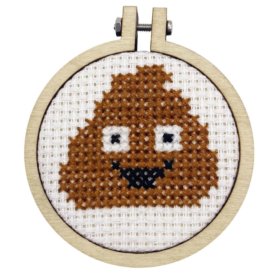 Mini Broderingskit Shit Happens