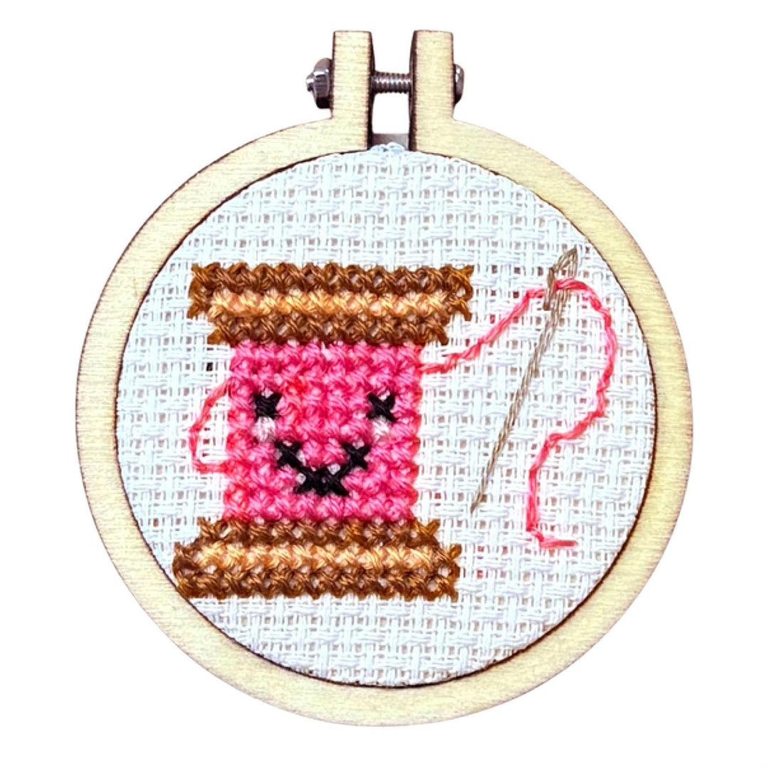 Mini Broderingskit You Make Me Sew Happy