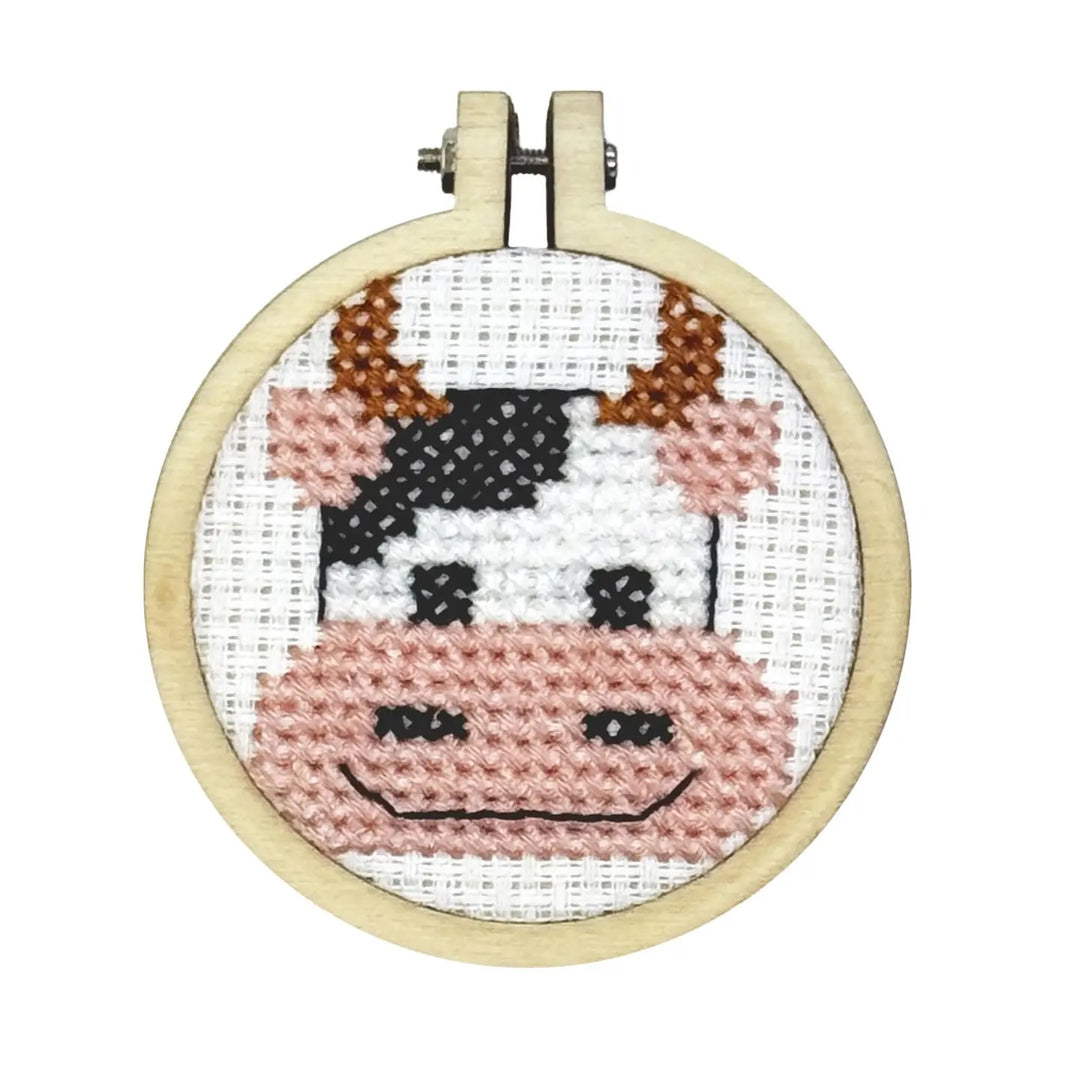 Mini Broderingskit Moody Cow